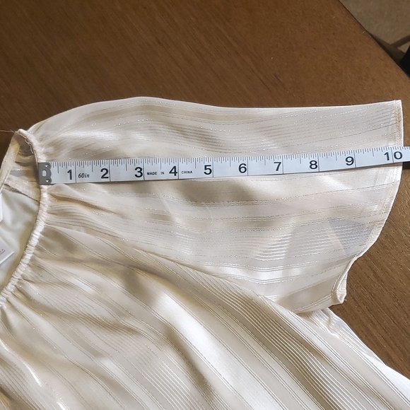 Lauren Conrad  Short Sleeve Shirt - Picture 14 of 14